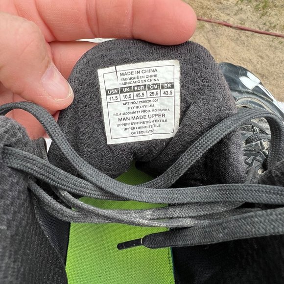 Under Armour Clutch Fit Mens 11.5 Triple Black Football‎ Cleats 1258022-001 - Picture 2 of 12